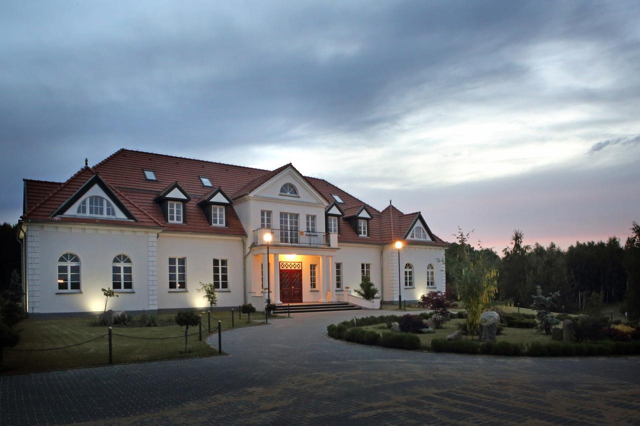 Palac I Folwark Nemino Sierakowice  Экстерьер фото