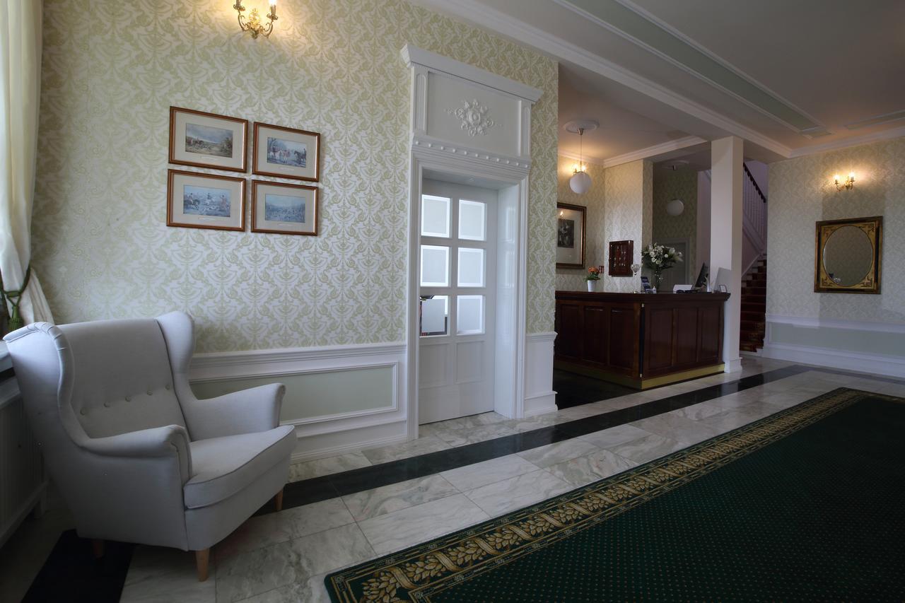 Palac I Folwark Nemino Sierakowice  Экстерьер фото
